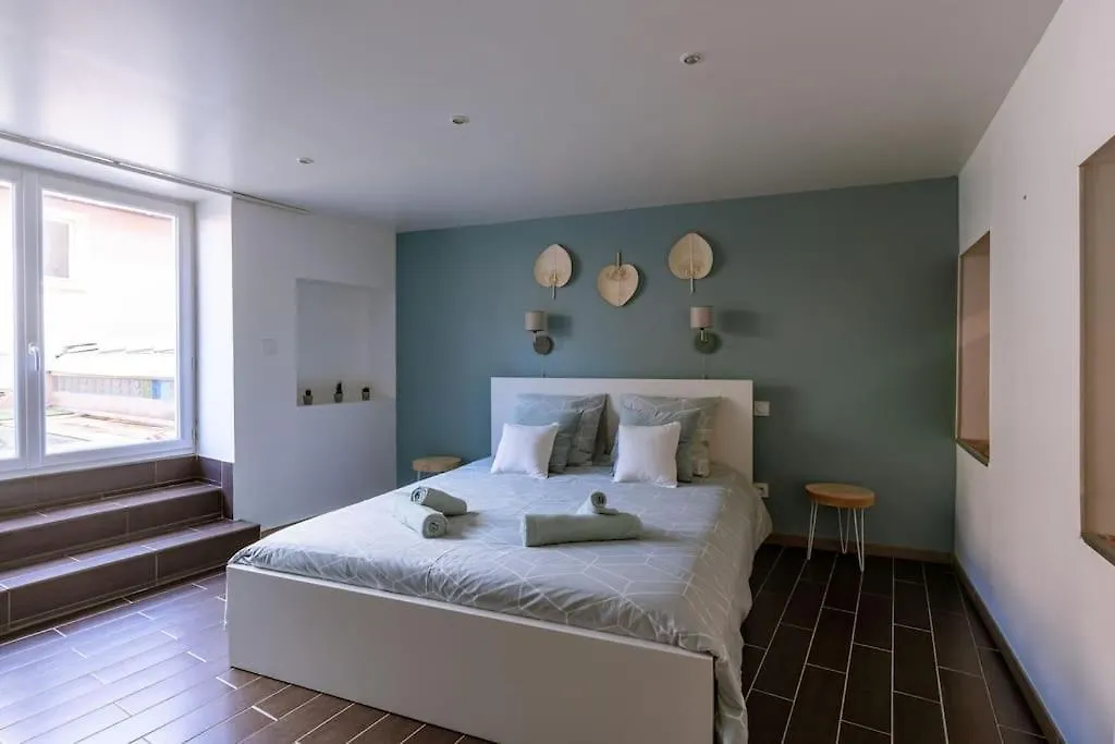 Holiday home Lou Roucas : Agreable Maison De Village Avec Vue Fontaine-de-Vaucluse