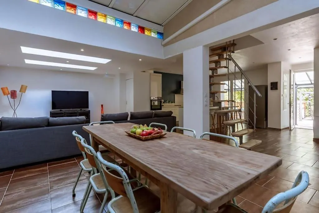 Casa vacanze Lou Roucas : Agreable Maison De Village Avec Vue Fontaine-de-Vaucluse